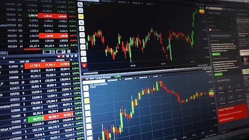 Candlestick patterns on a forex graph